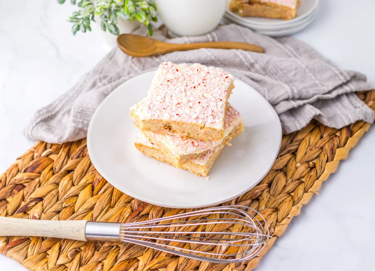 Peppermint Sugar Cookie Bars
