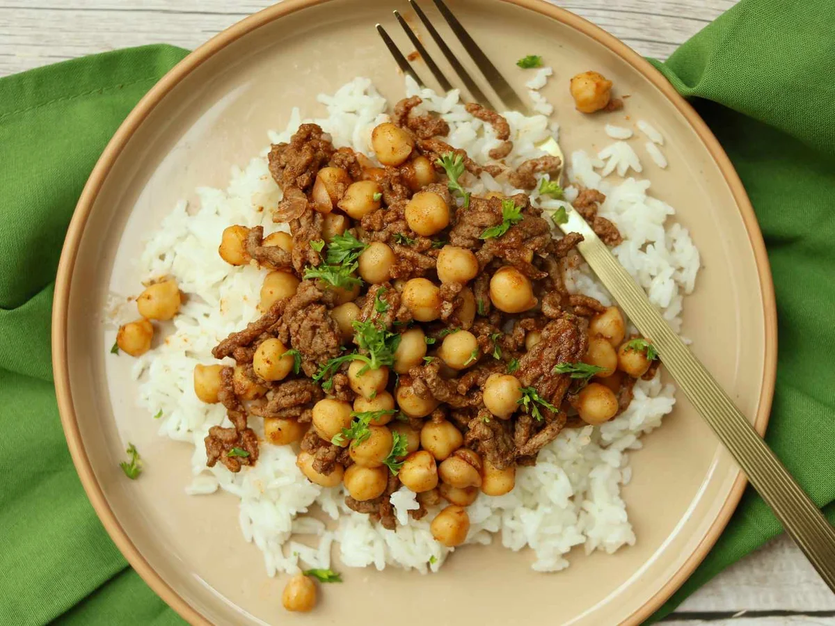 Middle Eastern–Spiced Ground Beef and Chickpeas