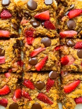 Chocolate Chip Strawberry Breakfast Bars
