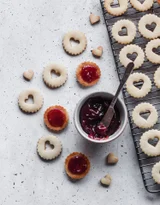 Shortbread Linzer Cookies With Raspberry Jam