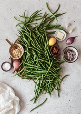 Lemony Green Beans With Pine Nuts & Garlic