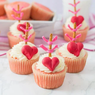 Cupid’s Bow Cupcakes