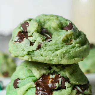 Mint Chocolate Chip Cookies