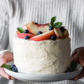 Vanilla Cake With Peach Filling & Caramelized White Chocolate Buttercream