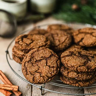 Chewy Molasses Crinkle Cookies
