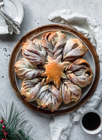 Cookie Butter Cinnamon Star Bread