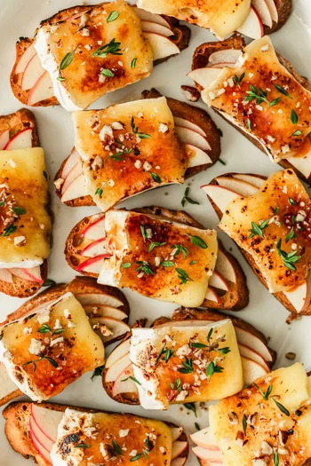 10-Minute Brûléed Apple and Brie Crostini
