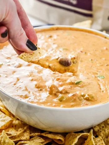 4-Ingredient Chili Cheese Dip