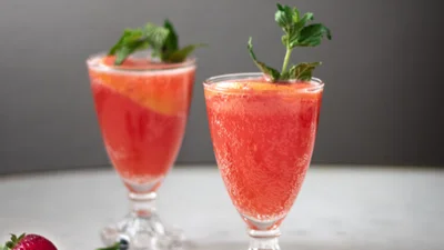 Sparkling Strawberry Bourbon Lemonade